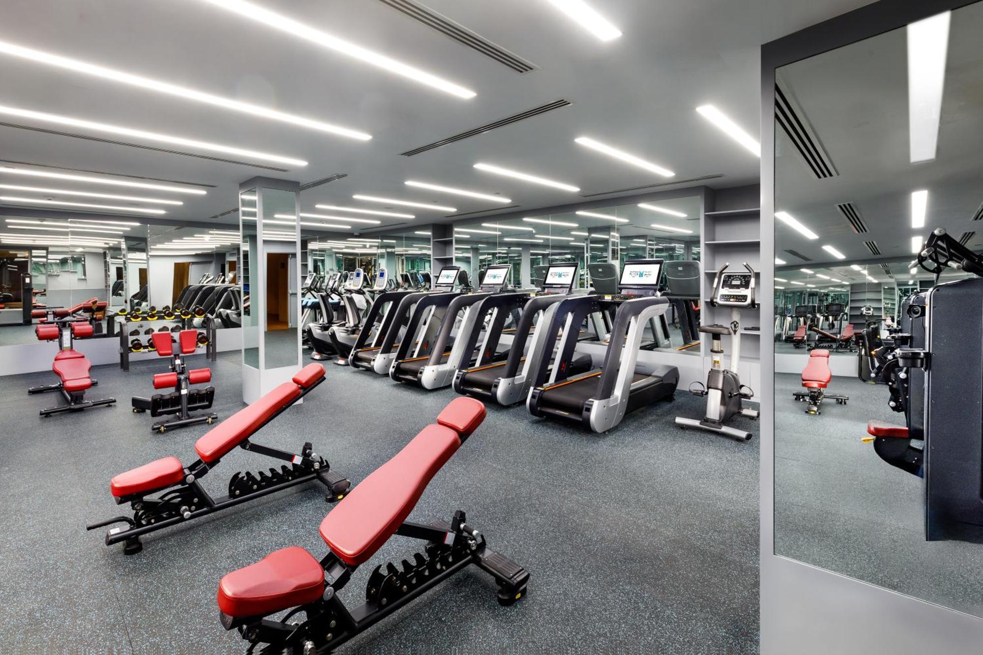 Millennium Place Doha Dış mekan fotoğraf The gym at The Dorchester