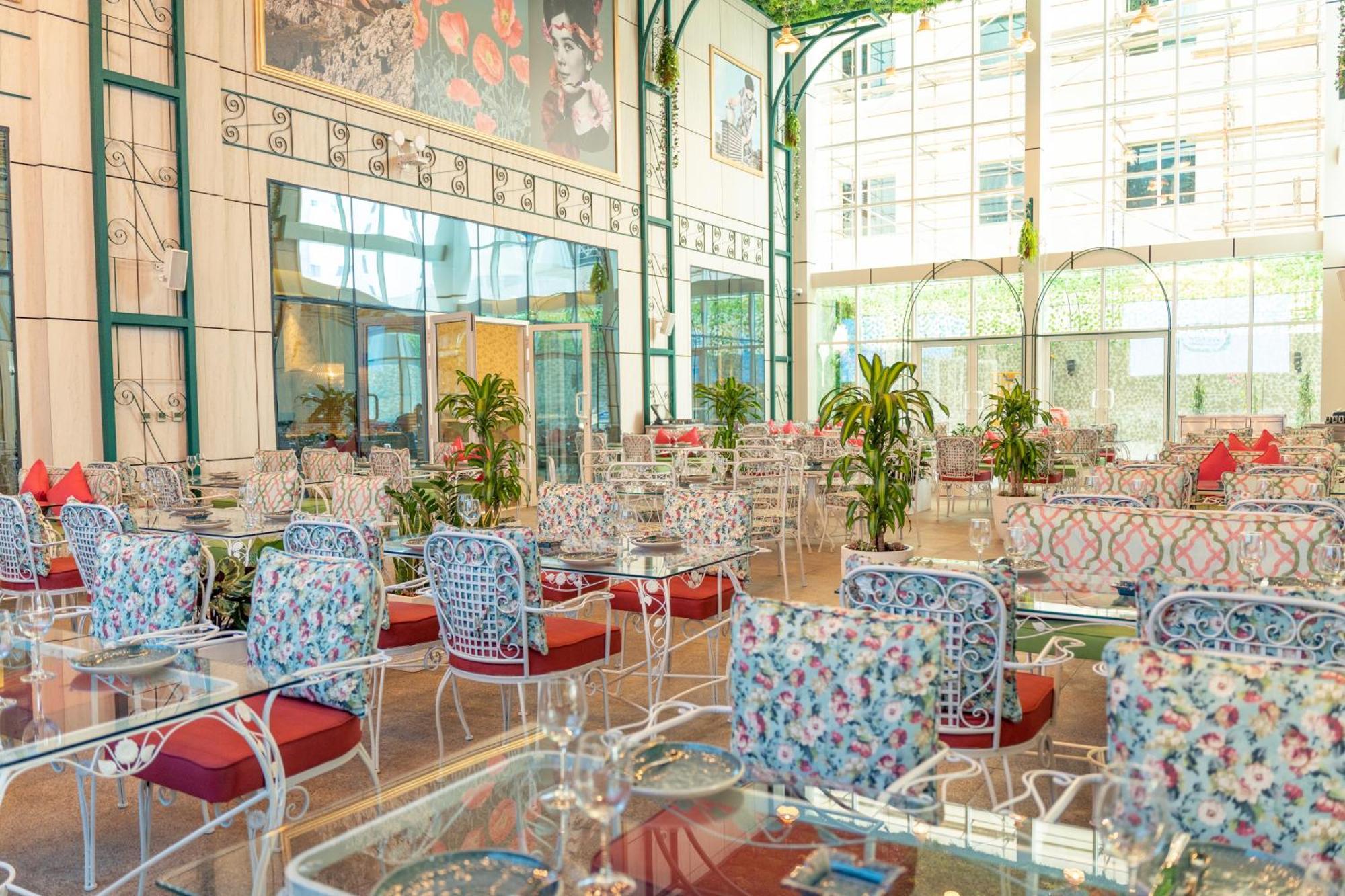 Millennium Place Doha Dış mekan fotoğraf The interior of the restaurant