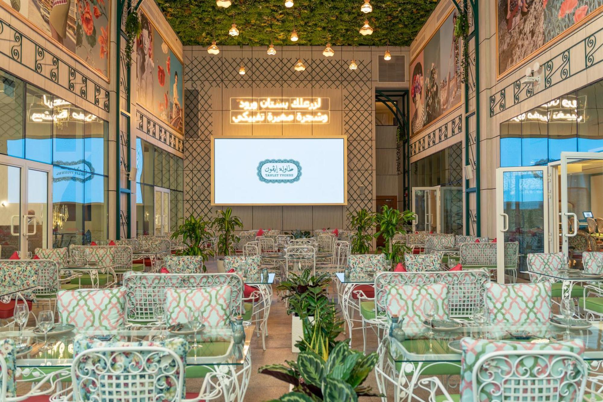 Millennium Place Doha Dış mekan fotoğraf Interior of the restaurant